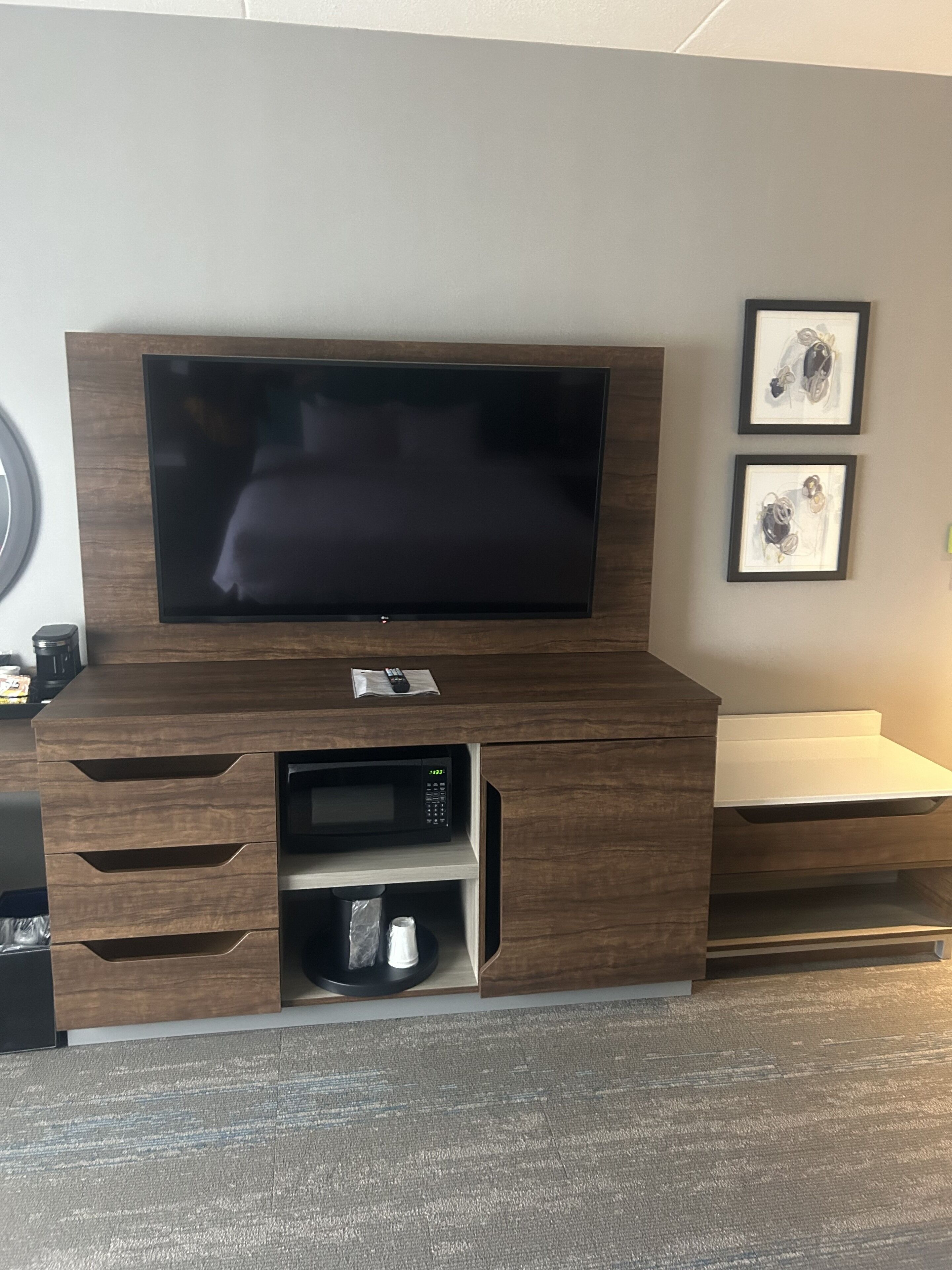 room, 1 king bed, accessible, non smoking (mobility/hearing, bathtub) | in-room safe, blackout curtains, iron/ironing board