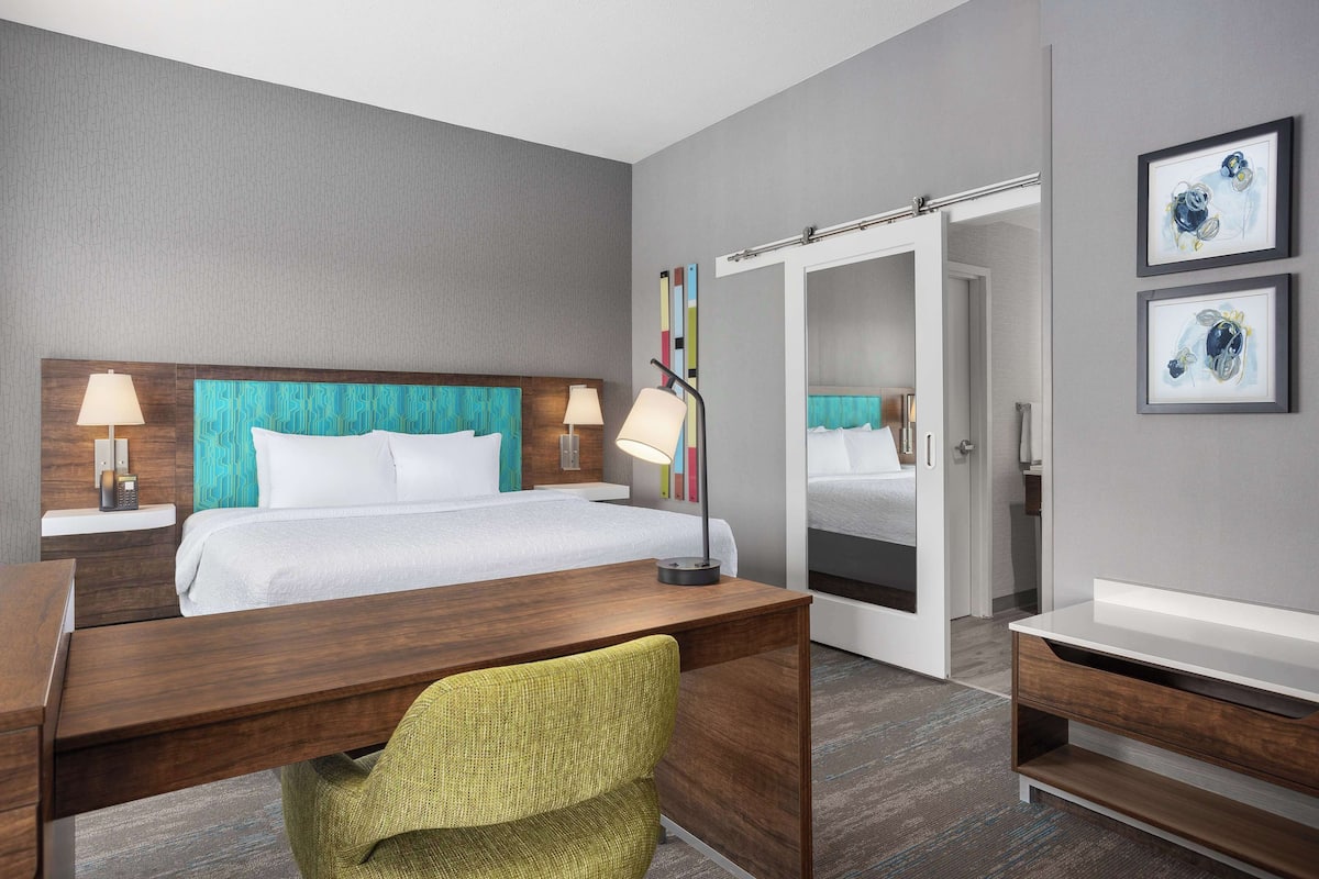 studio, 1 king bed, refrigerator & microwave (wet bar) | in-room safe, blackout curtains, iron/ironing board