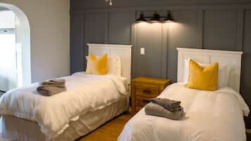 3 bedrooms, WiFi, bed sheets