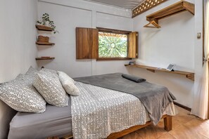 4 bedrooms, desk, travel crib, free WiFi