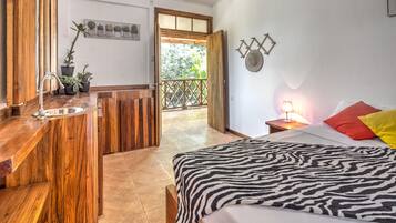 4 quartos, escrivaninha, berço de viagem, Wi-Fi de cortesia