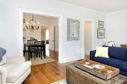 2br / Heart of Chevy Chase Historical District