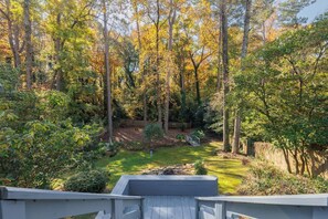 Property grounds - Cheerful , fully renovated home , close to everything (Atlanta)