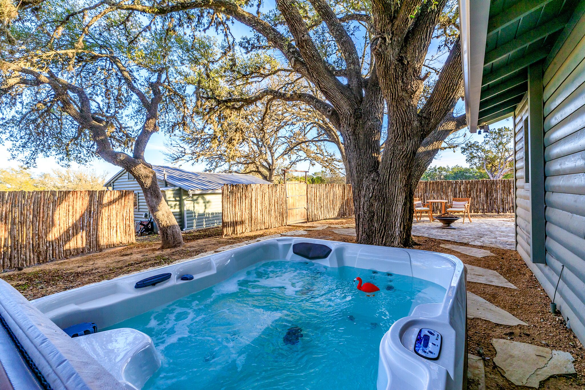 Tina de hidromasaje al aire libre