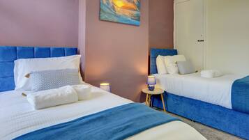 2 bedrooms, iron/ironing board, free WiFi, bed sheets