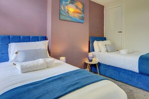 2 bedrooms, iron/ironing board, free WiFi, bed sheets