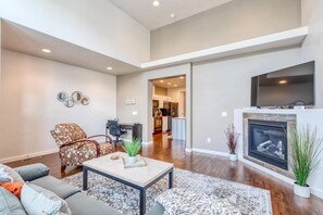 Smart TV, fireplace - Convenient to everything. 3 BDRM 3.5 Bath (Meridian)