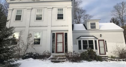 Sunday River Area Cozy Farmhouse