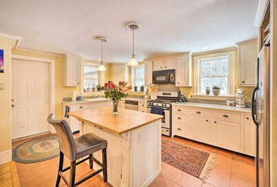 Sunday River Area 1860s Eclectic Farmhouse 8 Person Hot Tub