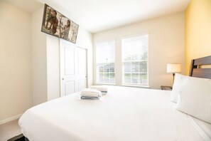 8 bedrooms, in-room safe, iron/ironing board, free WiFi