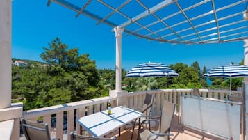 Appartement (Deluxe Two Bedroom Apartment with Ter) | Terrasse/Patio