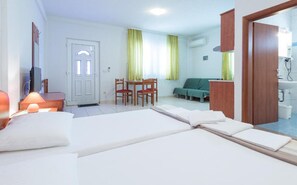 Estúdio (Deluxe Studio Apartment) | 4 quartos, Wi-Fi de cortesia