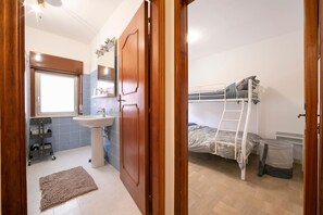 Family Apartment, Multiple Bedrooms (Sicilian Charm close to Taormina) | Bathroom | Shower, hair dryer, bidet, towels - Sicilian Charm Close to Taormina (Gaggi)