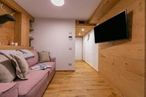 Family Studio (Menina) | Living room