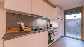 Estúdio família (Menina) | Cozinha privada | Micro-ondas, fogão, cooktop, lava-louças