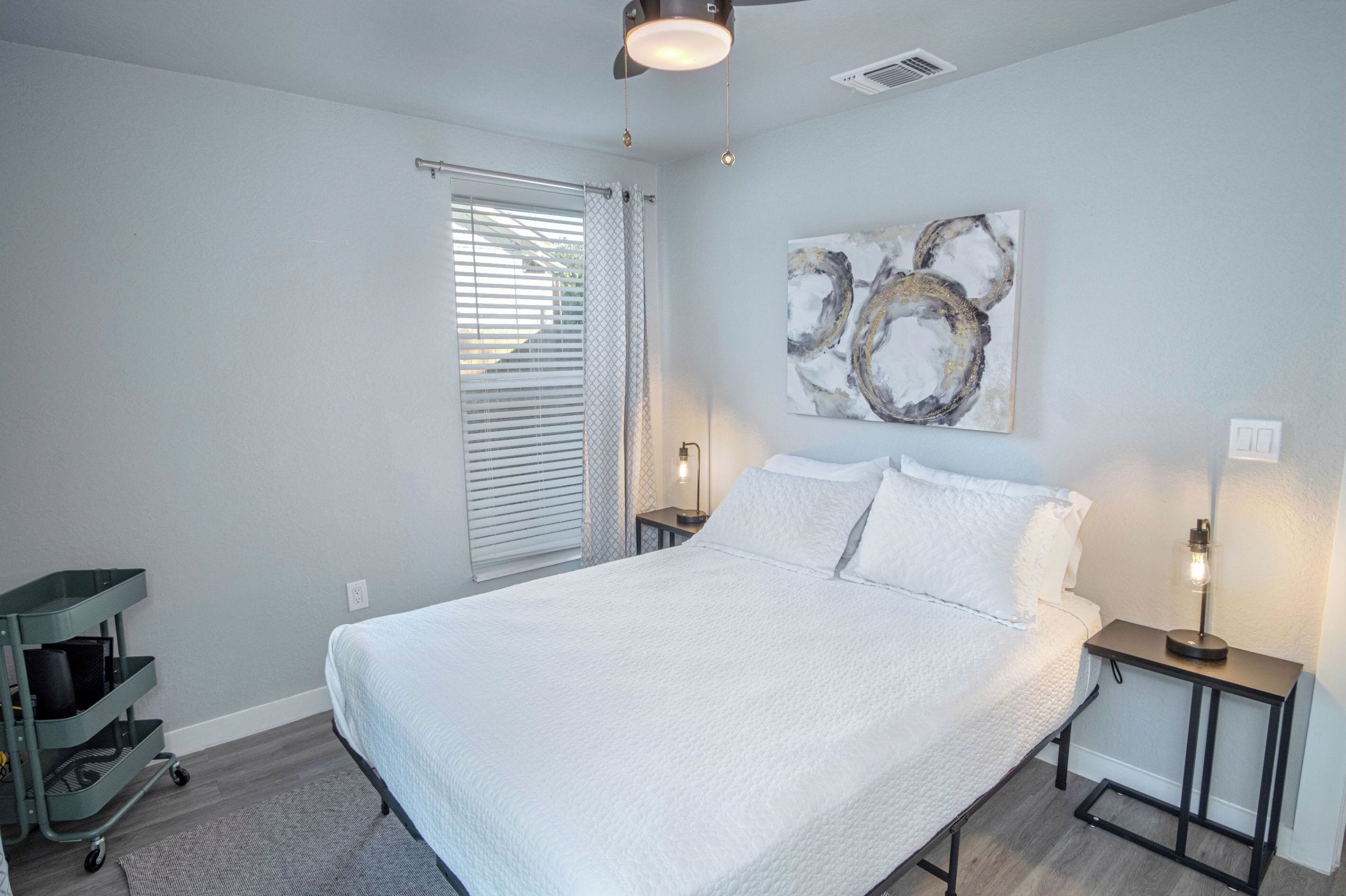 Nhà (4 Bedrooms) | 4 phòng ngủ, khu vực làm việc phù hợp cho laptop 