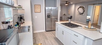 Stylish 4 Br/2ba Renovated Home Near Downtown