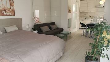 Apartment | 1 bedroom, iron/ironing board, free WiFi, bed sheets