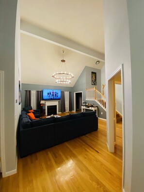 智能电视、壁炉