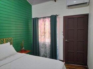 2 عدّة غرف نوم وواي فاي مجانًا وملاءات أسرّة