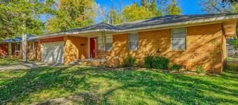 Vintage home in heart of OU country--uniquely decorated OK themed home--ATT wifi
