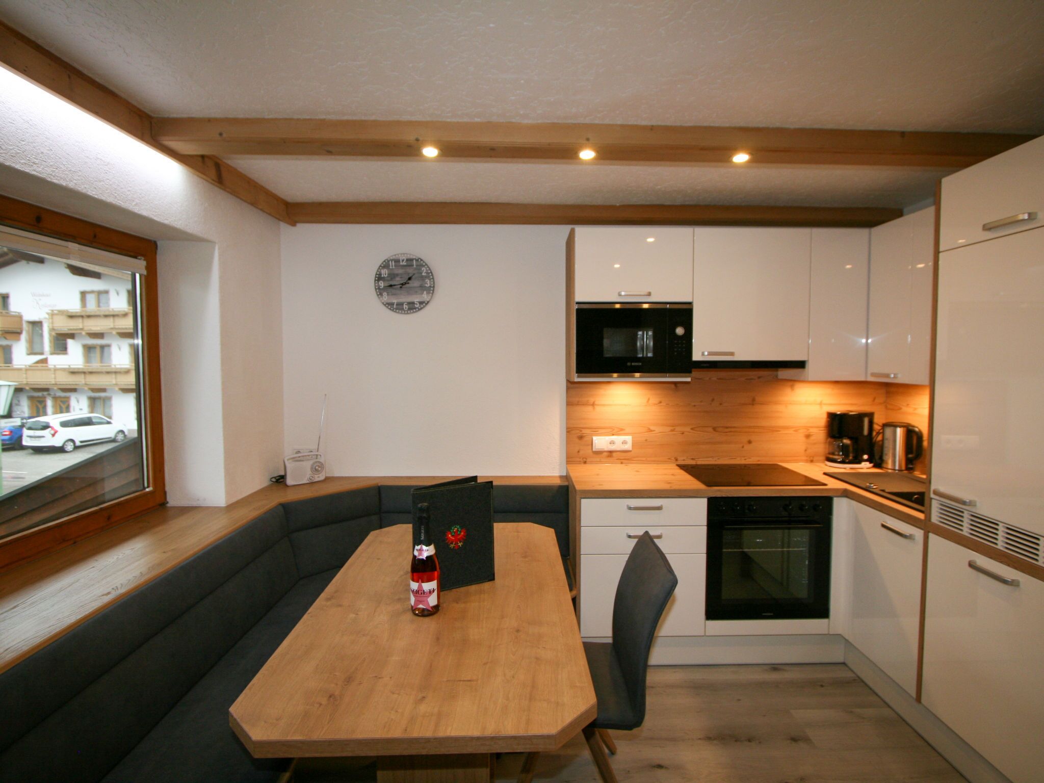Kühlschrank, Mikrowelle, Ofen, Geschirrspüler