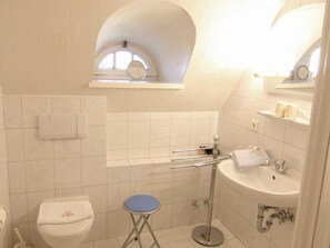 Unclassified image, 5 of 14, button