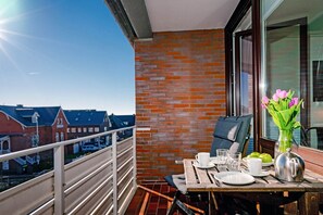 Unclassified image, 2 of 13, button