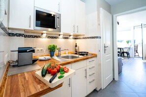 Unclassified image, 4 of 13, button