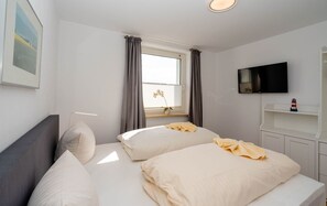 Unclassified image, 4 of 42, button