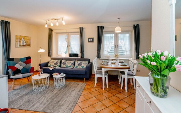 Unclassified image, 1 of 27, button