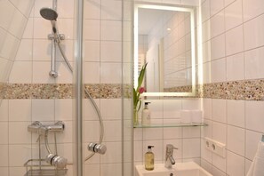 Hair dryer, towels - Bi Lütten - A modern and bright vacation apartment in the heart of (Wenningstedt-Braderup (Sylt))