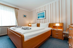 Unclassified image, 4 of 17, button