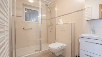 Shower, towels