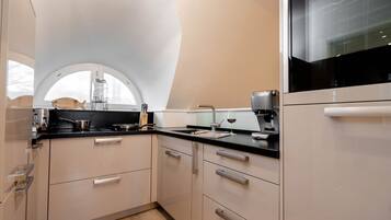 Kühlschrank, Ofen, Herdplatte, Geschirrspüler