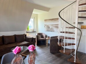 TV - Ankerlicht 2 - A modern and bright vacation apartment in the heart of (Sylt)