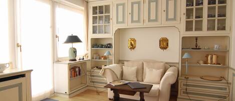 Télévision, chaîne hi-fi