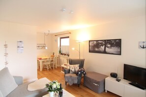 TV - Käpt n Drake - Relaxed island life: Cozy vacation apartment in Wenningstedt (Wenningstedt-Braderup (Sylt))