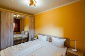 2 bedrooms, iron/ironing board, WiFi, bed sheets