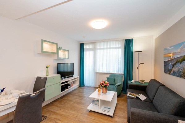 Unclassified image, 1 of 29, button