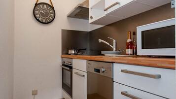 Kühlschrank, Ofen, Herdplatte, Geschirrspüler