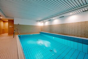 Unclassified image, 3 of 25, button