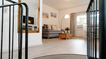 Fernseher, Stereoanlage