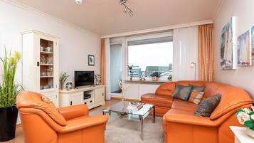 Fernseher, DVD-Player, Stereoanlage