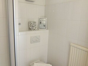 Unclassified image, 5 of 16, button