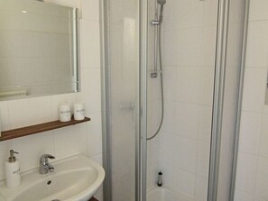 Unclassified image, 4 of 16, button