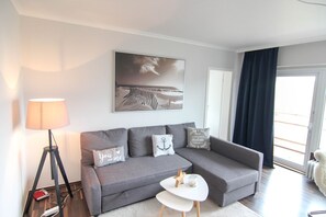 TV, stereo - Nina - Relaxed island life: Cozy vacation apartment in Wenningstedt on Sylt (Wenningstedt-Braderup (Sylt))