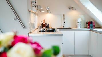 Køleskab, ovn, kogeplade, opvaskemaskine