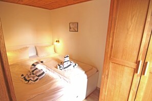 1 bedroom, Internet, bed sheets