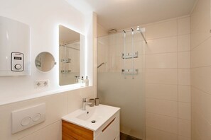 Een douche, een haardroger